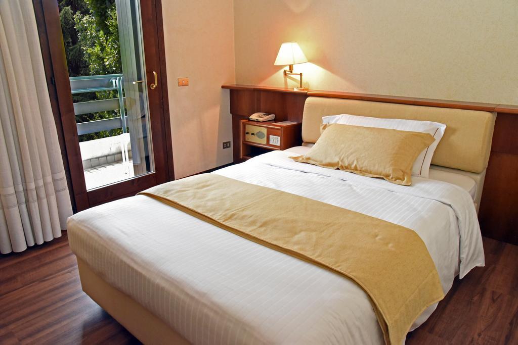 Hotel Bellavista モンテベッルーナ エクステリア 写真