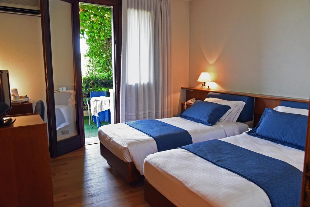 Hotel Bellavista モンテベッルーナ エクステリア 写真