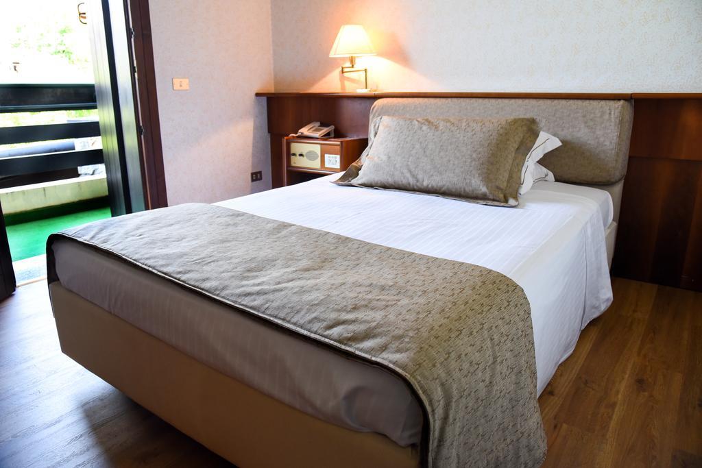 Hotel Bellavista モンテベッルーナ エクステリア 写真