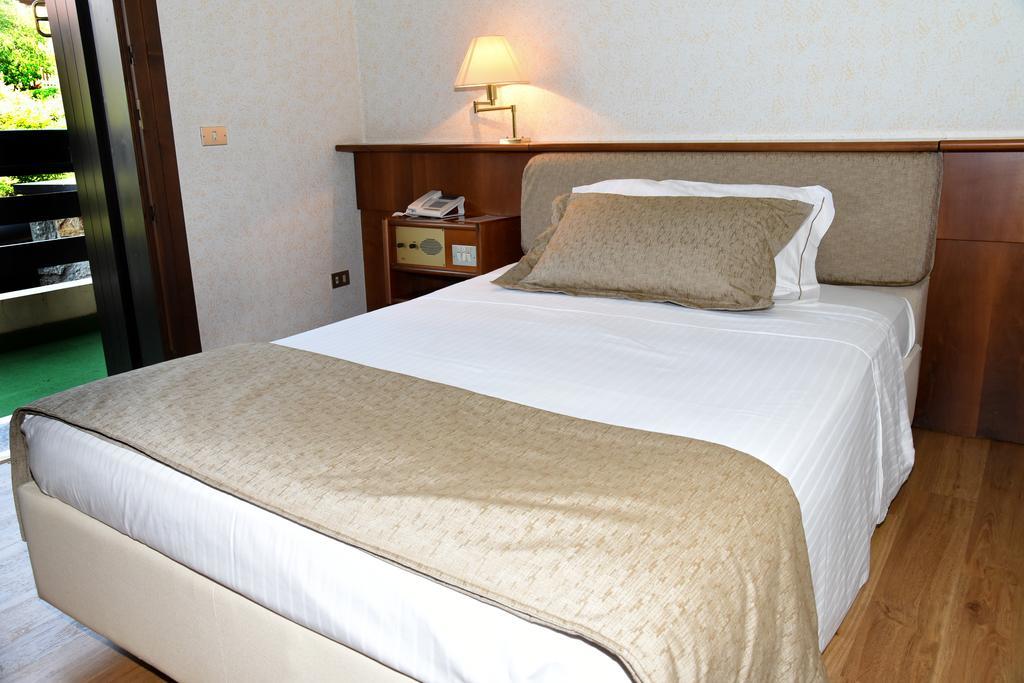 Hotel Bellavista モンテベッルーナ エクステリア 写真